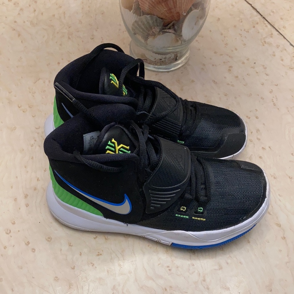 Nike Kyrie Sneakers-Size -13